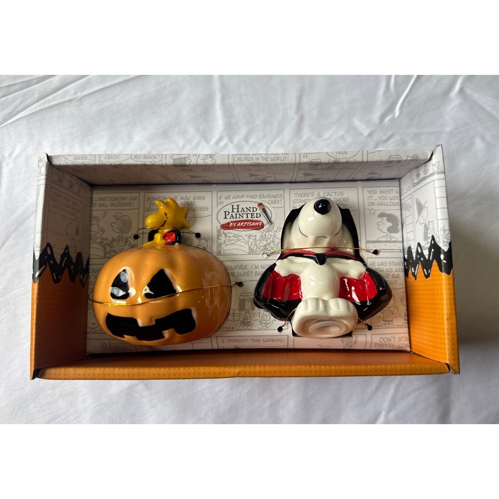 NEW🎃Peanuts Snoopy Vampire & Woodstock Halloween Pumpkin Salt Pepper Shakers🧂